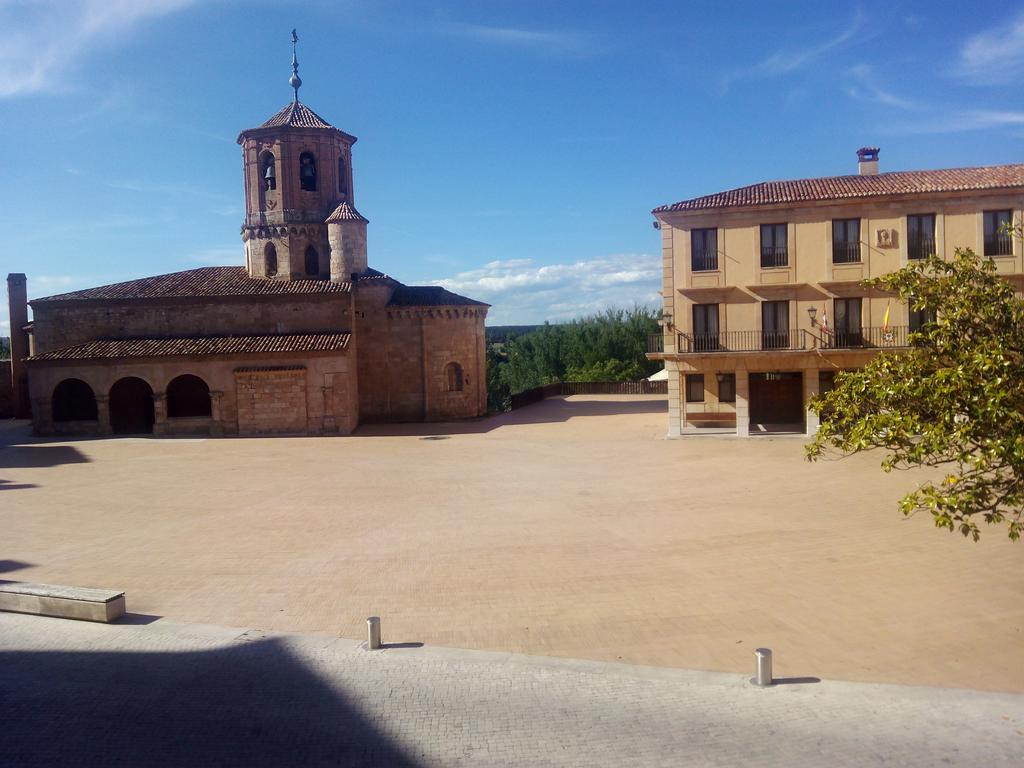 Hostal Plaza Mayor De Almazan Luaran gambar