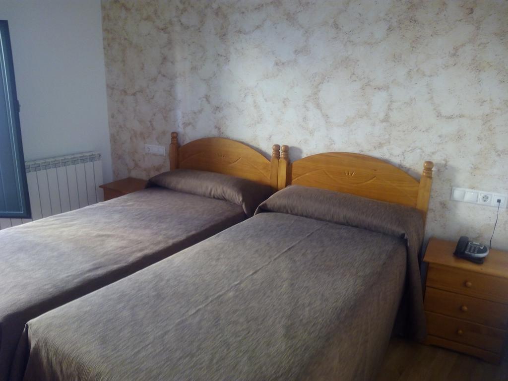Hostal Plaza Mayor De Almazan Luaran gambar