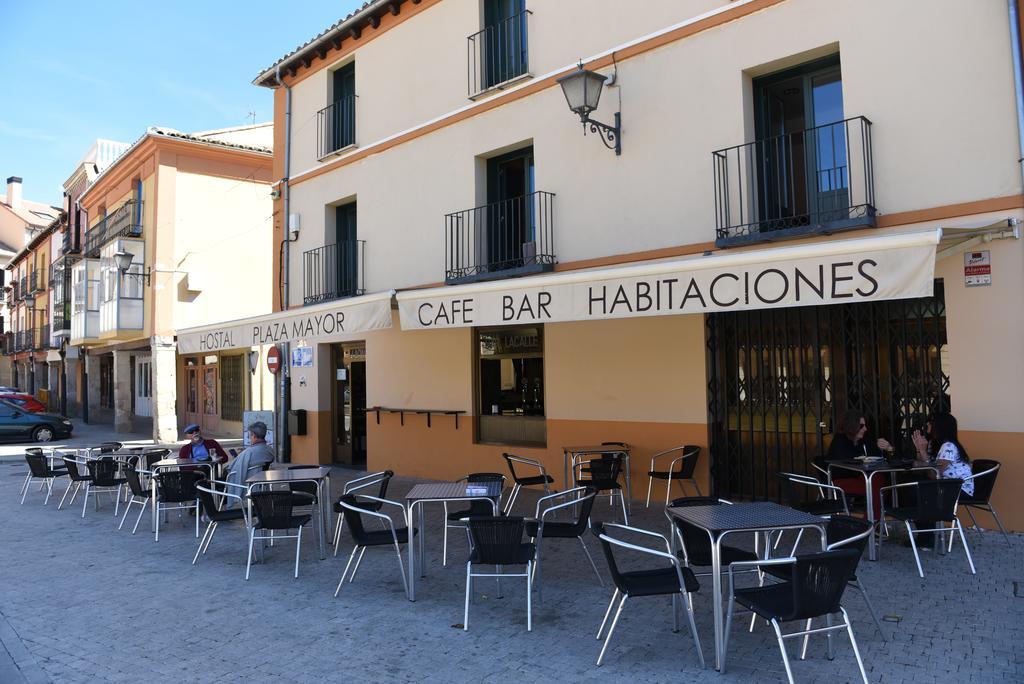 Hostal Plaza Mayor De Almazan Luaran gambar